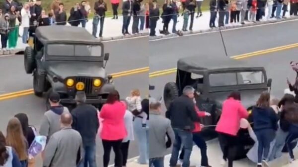 Jipe desgovernado atropela mulheres durante desfile de 7 de Setembro em Brusque (SC)