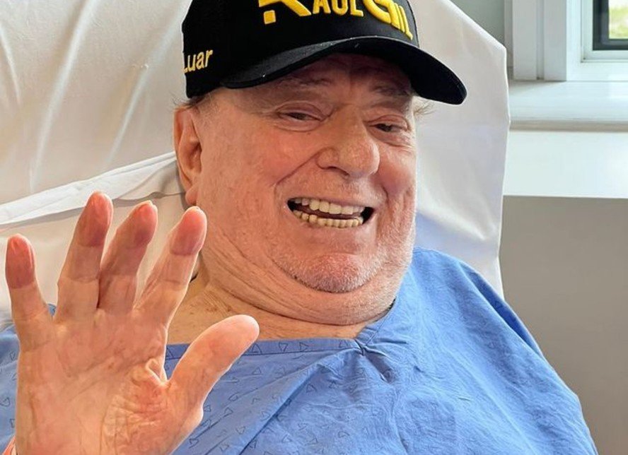 Raul Gil deve ter alta em breve, afirma filho