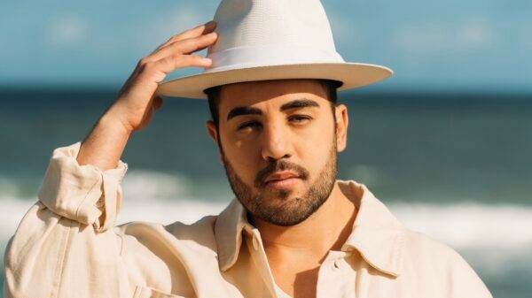 Rod Melim apresenta o show de seu primeiro álbum solo, "Inimaginável", no Dias de Sol, em Florianópolis