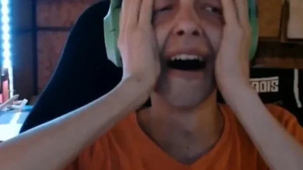 Streamer com câncer terminal leva golpe durante transmissão ao vivo e perde R$ 165 mil