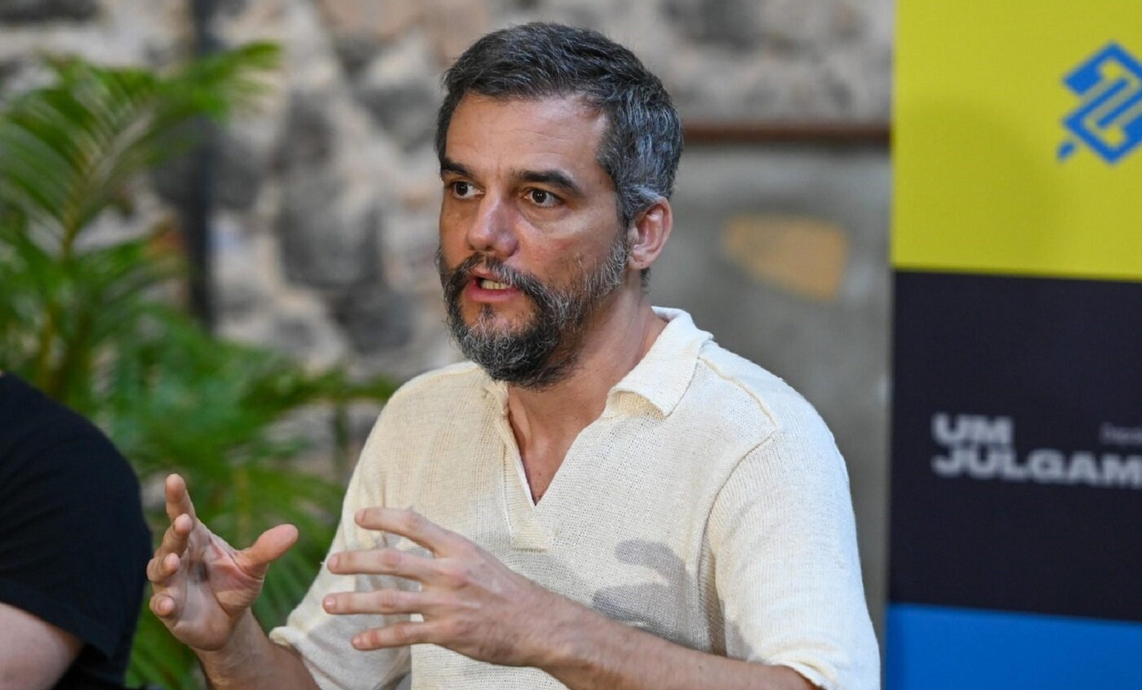 Wagner Moura retorna aos palcos em Salvador após 16 anos com peça inédita