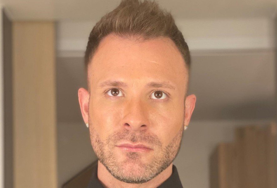 Ator pornô Austin Wolf é condenado a 19 anos de prisão por pornografia infantil