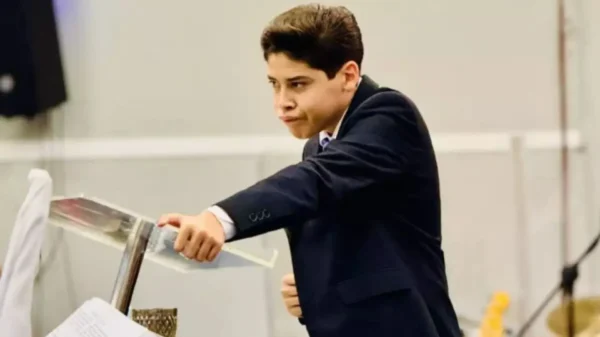 “Pastor mirim” viraliza ao afirmar ter comprado mansão de R$ 34 milhões