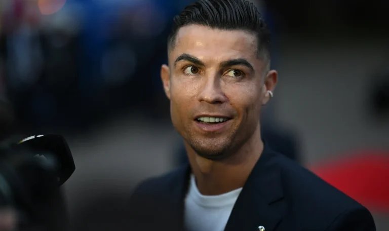 Cristiano Ronaldo entra em lista dos "piores jogadores" da Copa do Mundo de 2026; veja 50 CRISTIANO RONALDO PRIMEIRO BILIONARIO FUTEBOL