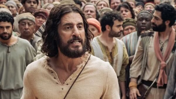 Ator de 'The Chosen' revela preparação física intensa para cena de crucificação