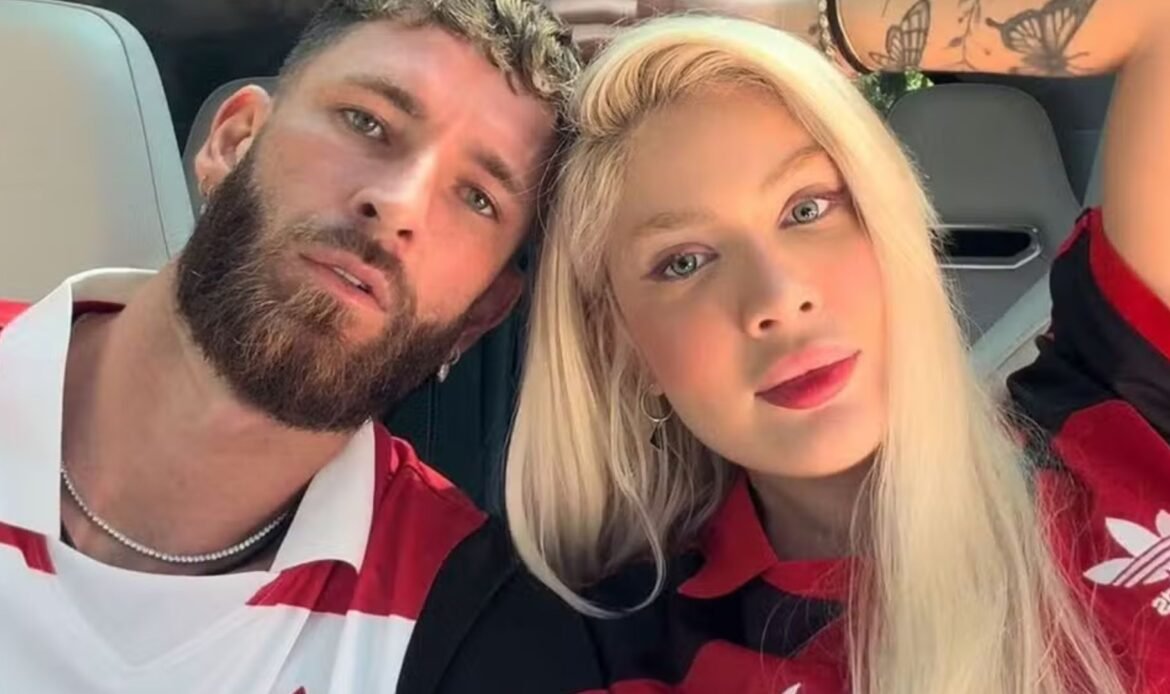 Karoline Lima segue leo pereira