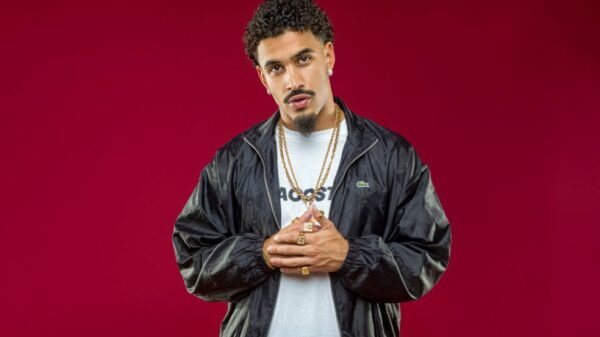 Após anunciar retirada da fimose, suposto nude do cantor Nilo viraliza na web