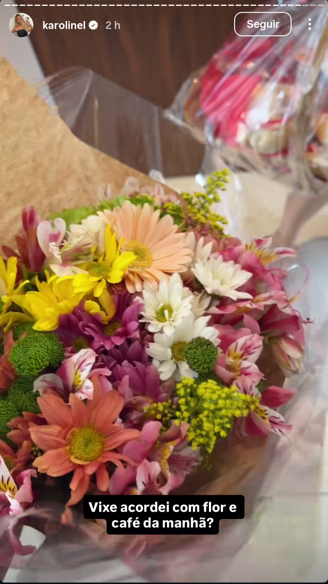 Solteira há uma semana, Karoline Lima recebe flores misteriosas: "O que tá acontecendo?" 52 Solteira há uma semana, Karoline Lima recebe flores misteriosas: "O que tá acontecendo?"