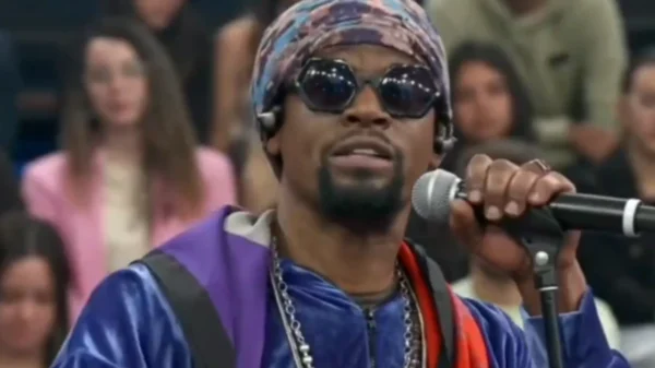 Toni Garrido explica mudança em letra de 'Girassol' e responde críticas