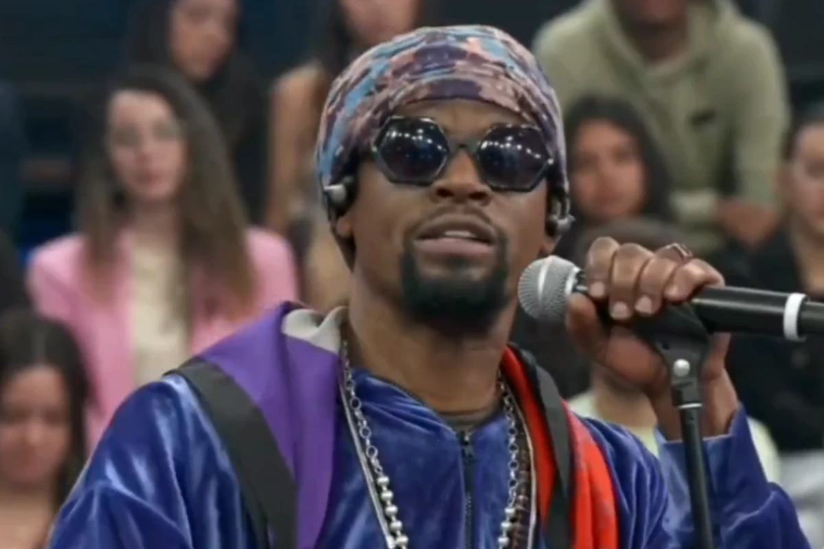 Toni Garrido explica mudança em letra de 'Girassol' e responde críticas