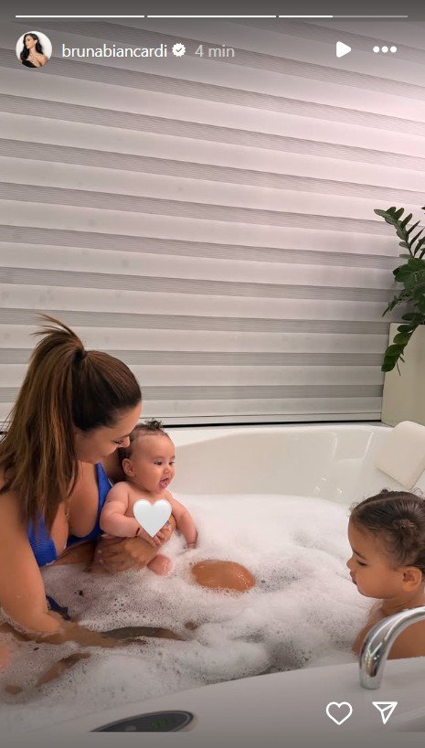 Bruna Biancardi encanta ao compartilhar momento íntimo com as filhas Mavie e Mel 52 Bruna Biancardi encanta ao compartilhar momento íntimo com as filhas Mavie e Mel