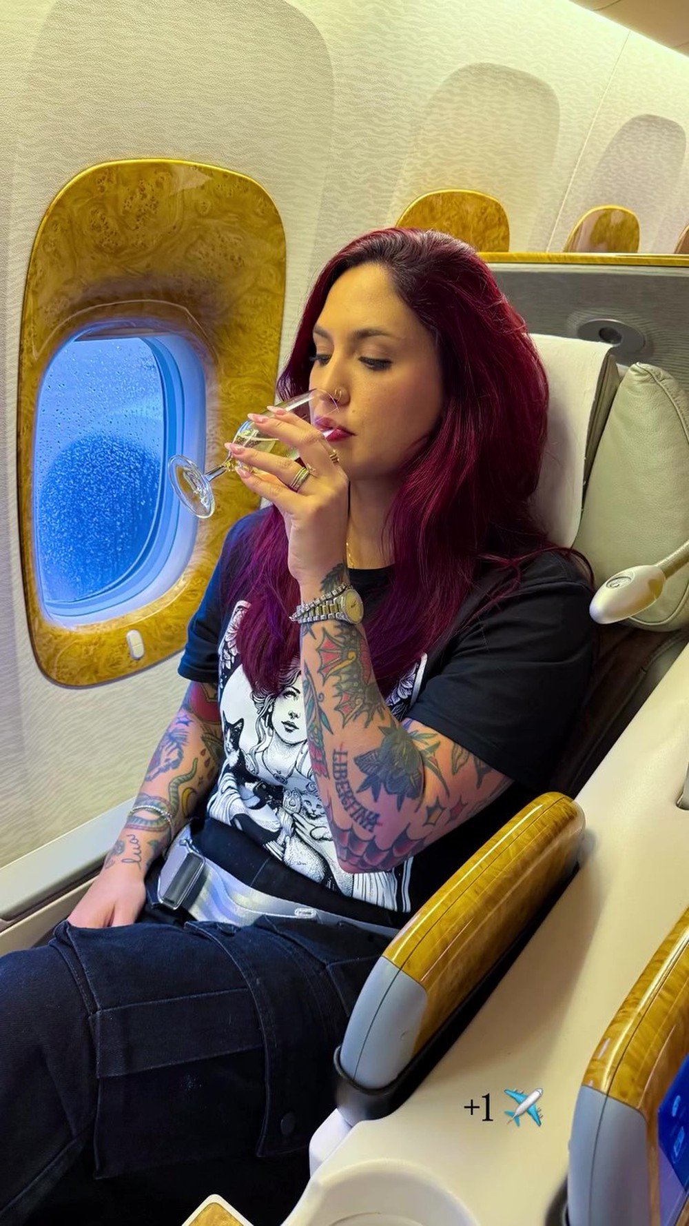 José de Abreu embarca em nova lua de mel com esposa 52 anos mais jovem