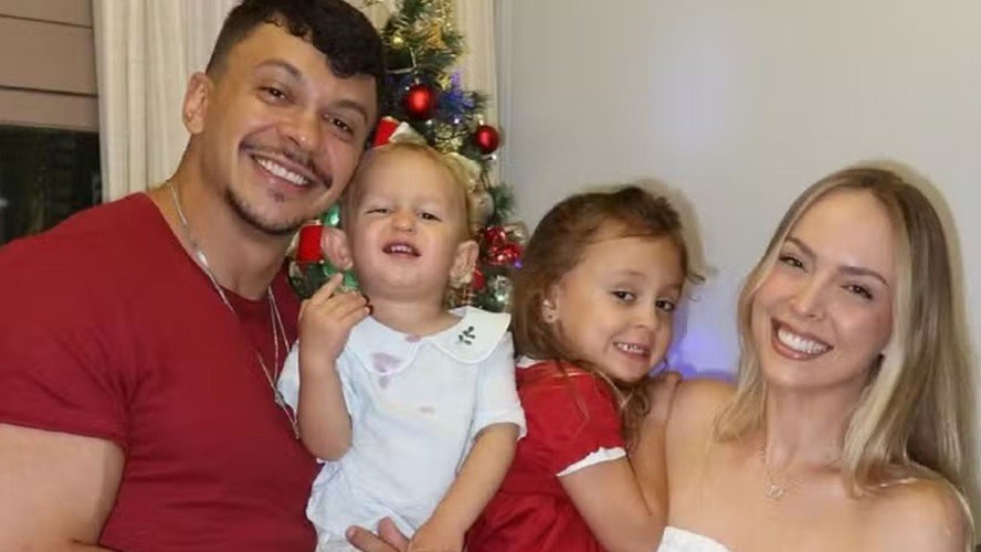 Júlio Cocielo e Tata Estaniecki anunciam fim do casamento após 8 anos juntos 51 Júlio Cocielo e Tata Estaniecki anunciam fim do casamento após 8 anos juntos