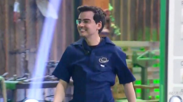 A Fazenda 17: Dudu Camargo vence prova de sorte e se torna fazendeiro novamente