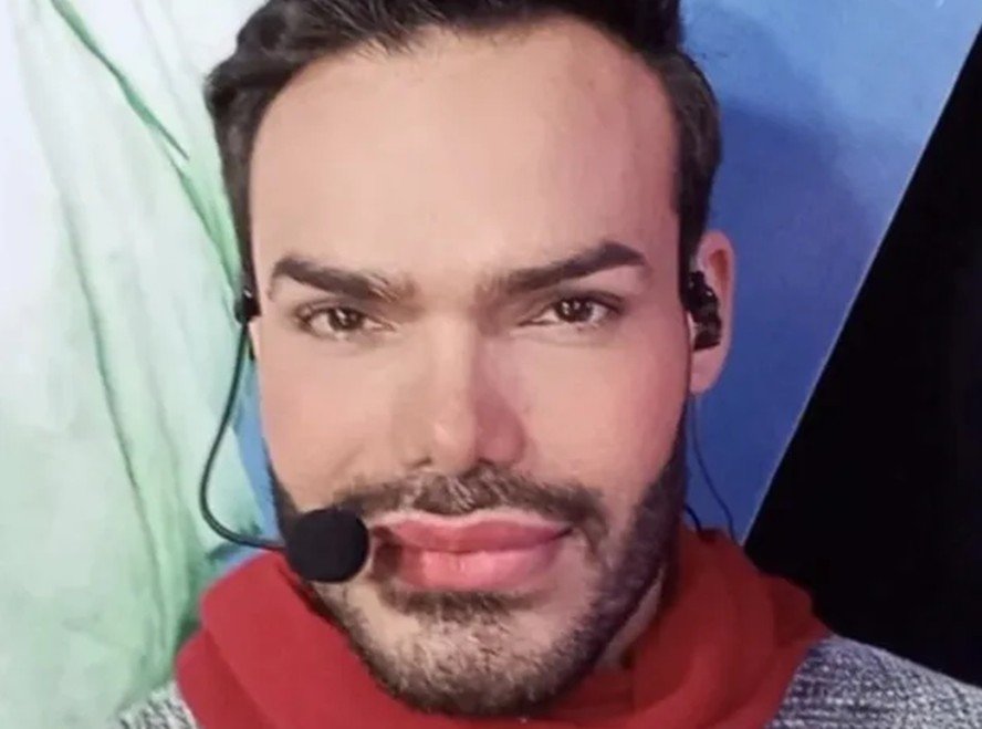 Emilio Sueños, o 'Ken Venezuelano', morre aos 41 anos após complicações hormonais 51 Emilio Sueños, o 'Ken Venezuelano', morre aos 41 anos após complicações hormonais