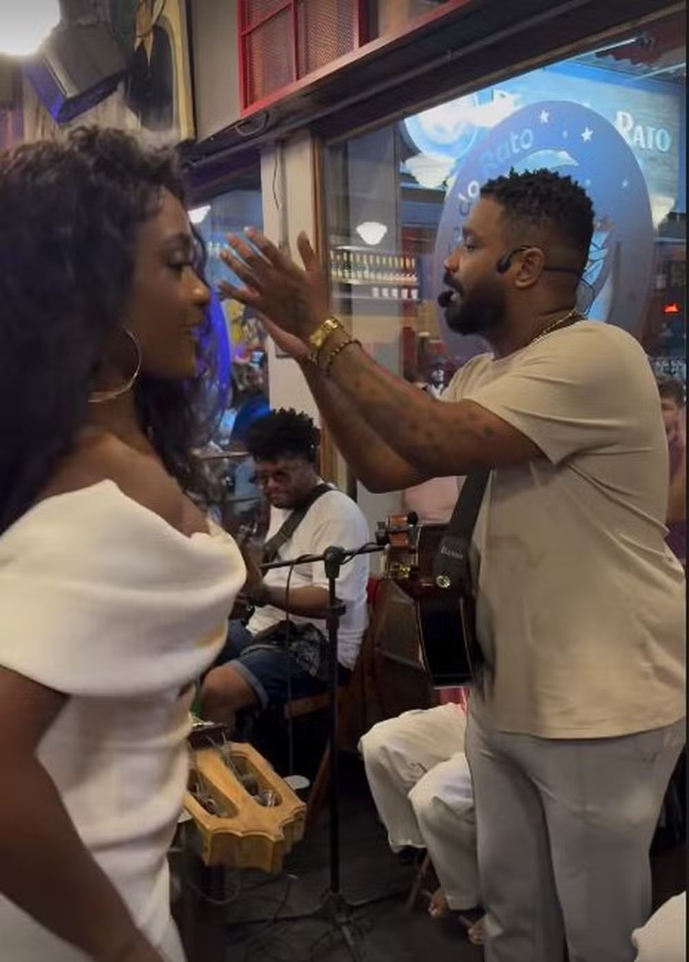 Erika Januza e Arlindinho vivem início discreto de romance no Rio de Janeiro