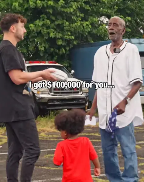 Idoso arrecada US$ 100 mil após comoção de influencer, mas acaba sequestrado por parentes em golpe chocante