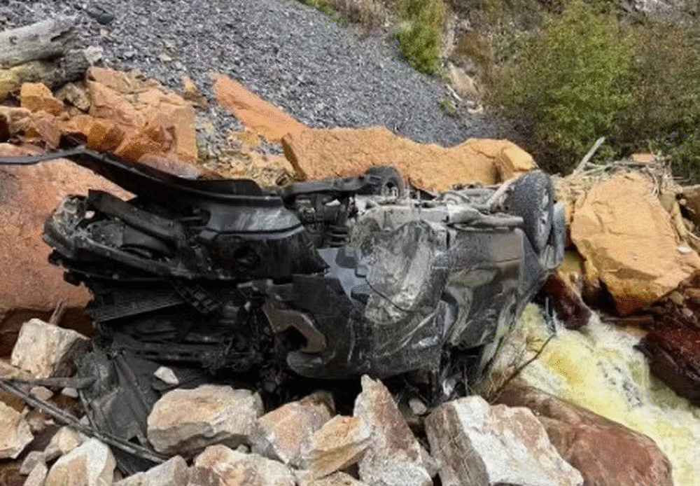 Homem sobrevive após cair de 90 metros com picape; veja