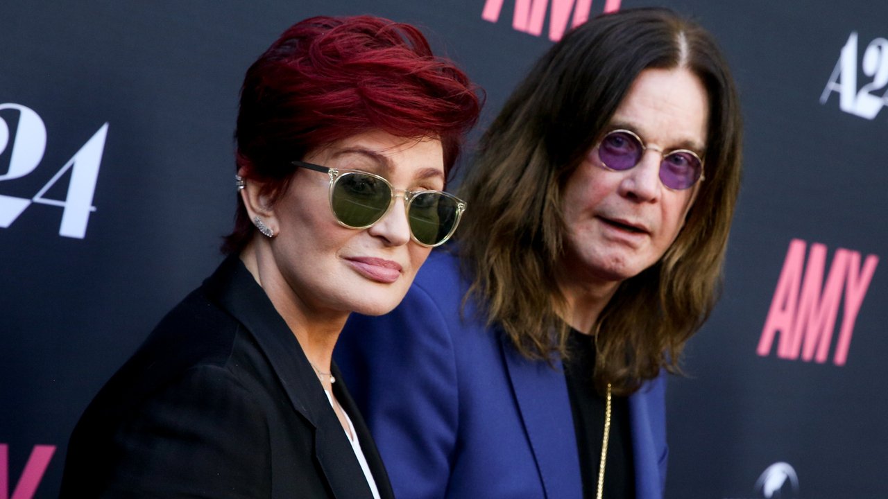 Ozzy Osbourne se desculpa por traições em livro póstumo: “Parti o coração da minha esposa” 51 Sharon e Ozzy Osbourne - Reprodução