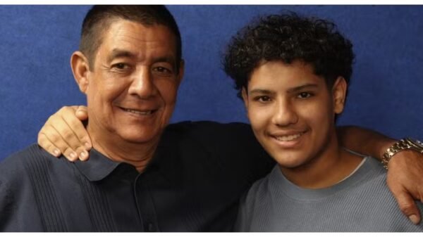 Zeca Pagodinho com o neto Noah (Divulgação)