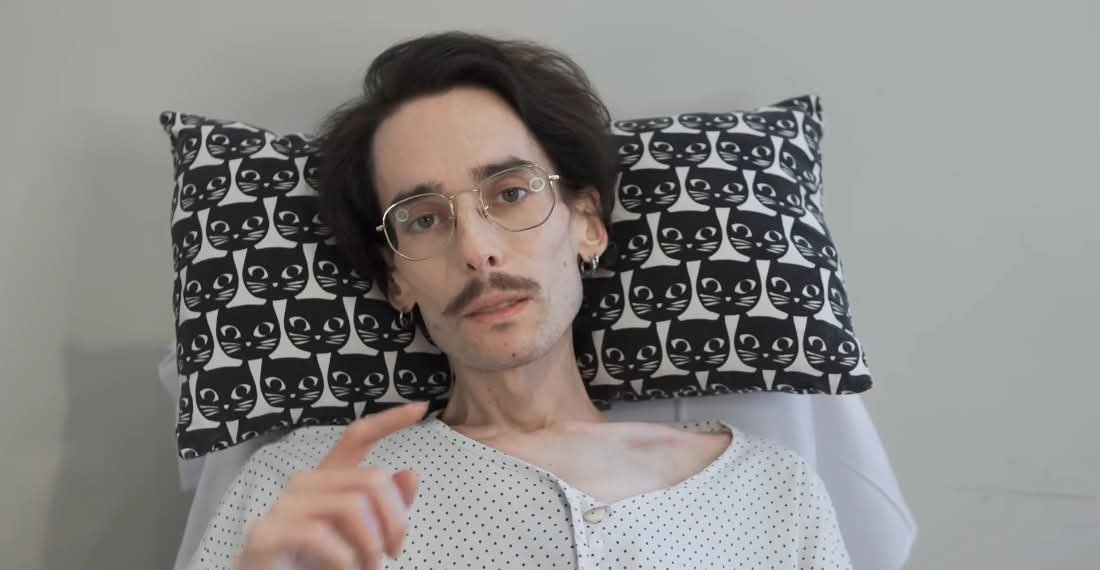 Morre o influenciador espanhol Juan Gyoza após emocionante casamento no hospital
