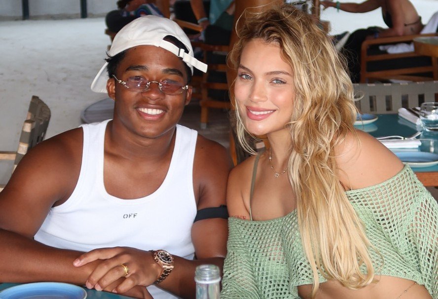 Esposa de Endrick, Gabriely Miranda exibe joias avaliadas em mais de R$ 80 mil 51 Esposa de Endrick, Gabriely Miranda exibe joias avaliadas em mais de R$ 80 mil