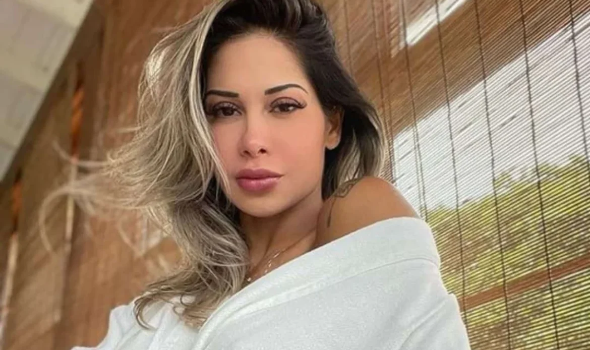 Maíra Cardi revela diagnóstico de alergia da filha e tranquiliza seguidores 47 Maíra Cardi posa para foto