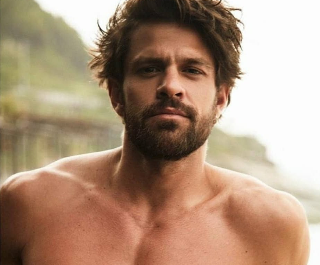 Alejandro Claveaux viraliza em cena de nudez frontal em novo filme: "Para tirar manga" 51 Alejandro Claveaux viraliza em cena de nudez frontal em novo filme: "Para tirar manga"