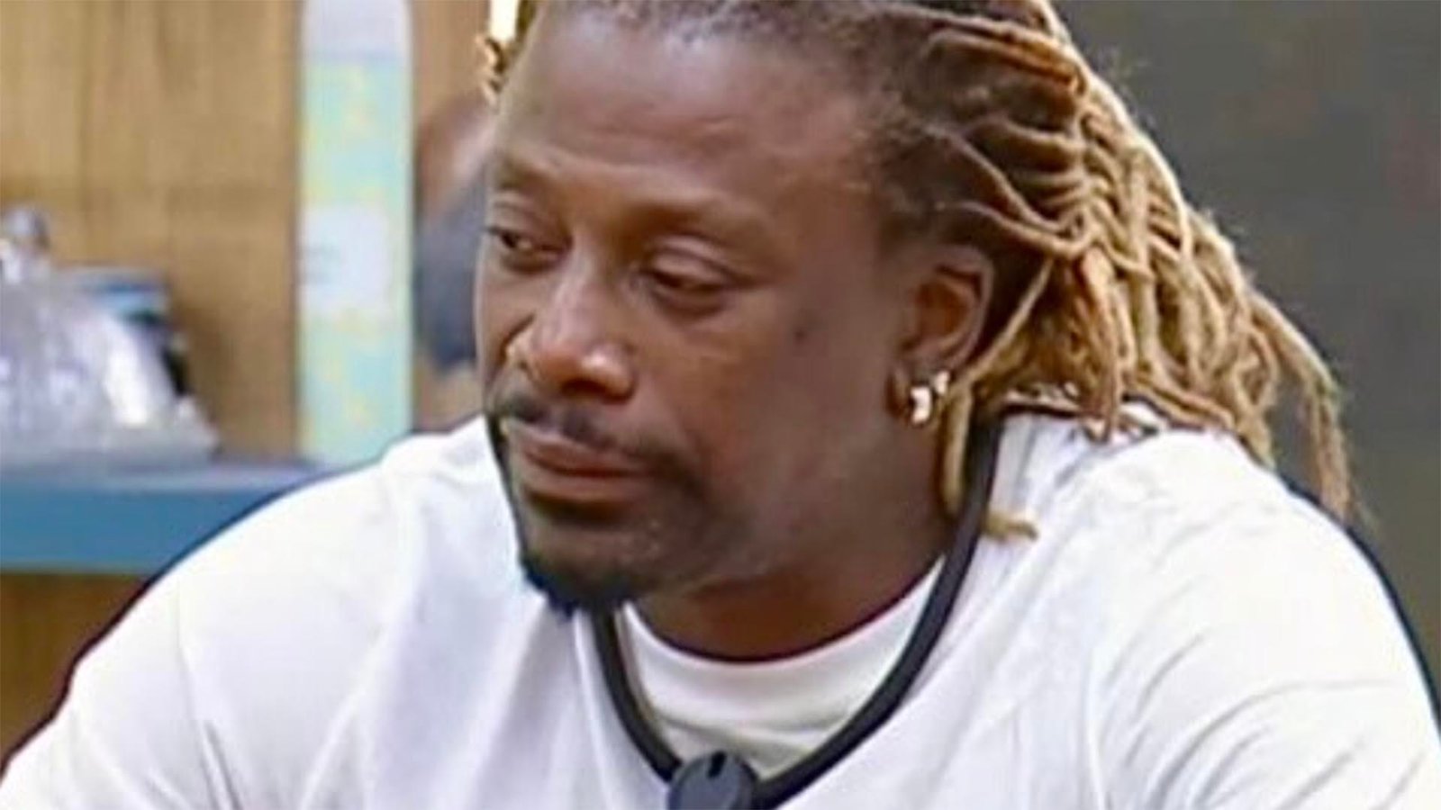 A Fazenda 17: Creo recebe informação externa sobre estado de saúde da mãe e decide permanecer no reality