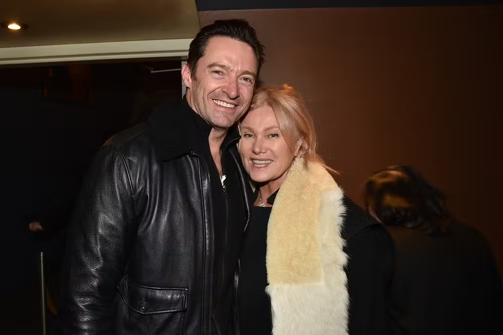 Ex-mulher de Hugh Jackman assina contrato para livro e complica tentativa de amizade do ator 51 Hugh Jackman e Deborra-Lee Furness em foto de janeiro de 2018, feita em evento em Nova York — Foto: Getty Images