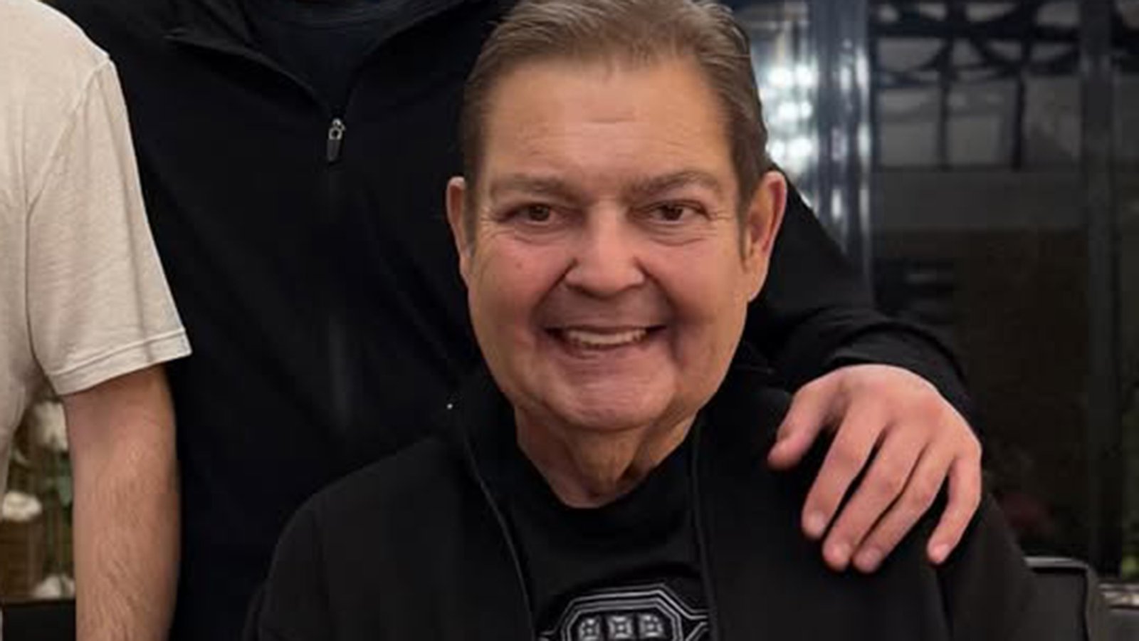 Faustão reaparece em foto inédita ao comemorar 24 anos de casamento em família