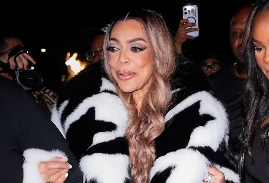 Wendy Williams no desfile de LaQuan Smith, em setembro de 2025 — Foto: Getty