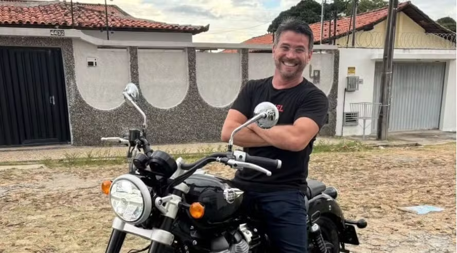 O apresentador e locutor César Filho, conhecido como César Fire — Foto: Reprodução/Instagram