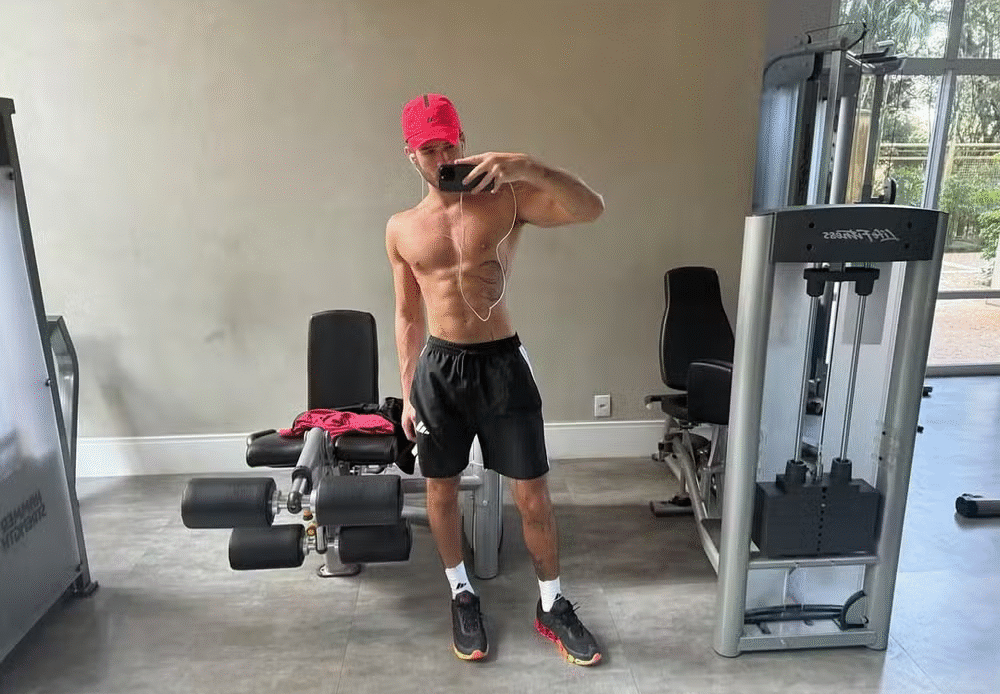 Novo visual! João Guilherme abandona barba e aposta em “bigode grosso”; veja