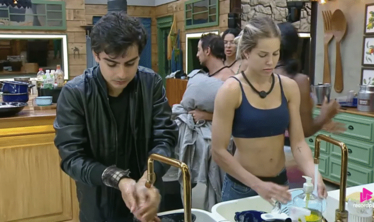 A Fazenda 17: Saory anuncia fim com Dudu Camargo após descobrir supostas traições: “Estou divorciada” 53 A Fazenda 17: Saory anuncia fim com Dudu Camargo após descobrir supostas traições: “Estou divorciada”