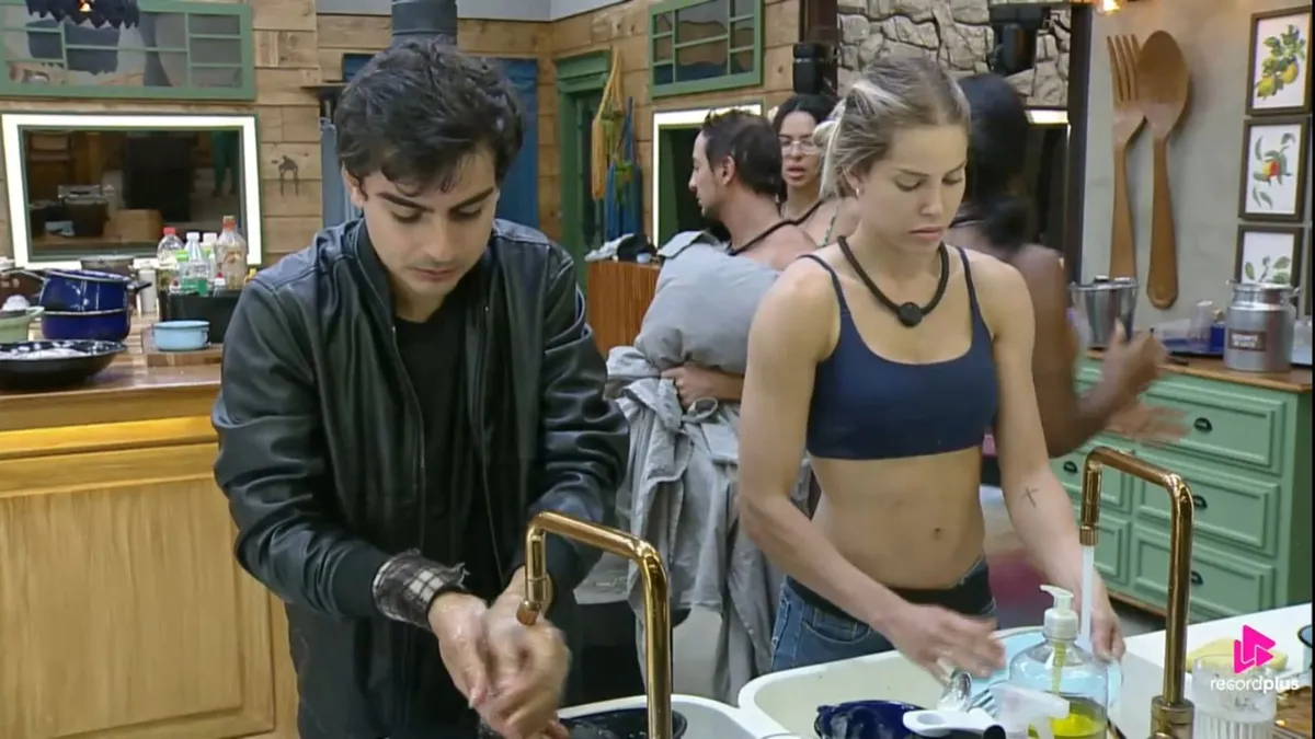 A Fazenda 17: Saory anuncia fim com Dudu Camargo após descobrir supostas traições: “Estou divorciada”