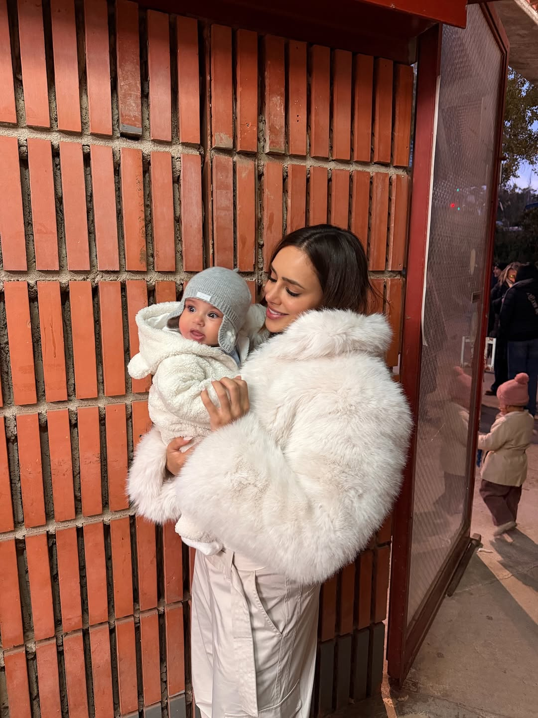 Filhas de Bruna Biancardi e Neymar Jr encantam web em primeira viagem internacional