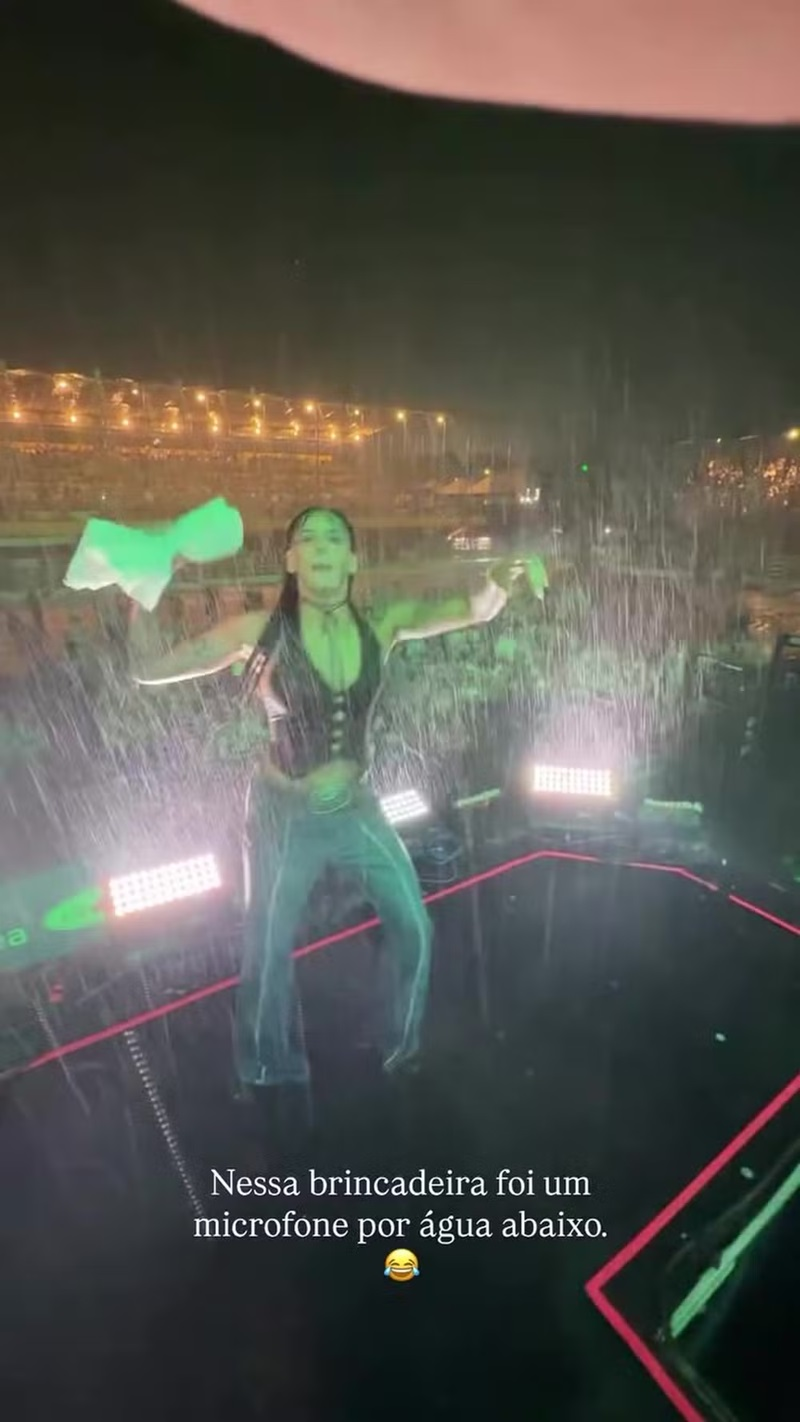 Ana Castela compartilha conversa com Zé Felipe e mensagens emocionadas da família após show debaixo de chuva 54 Ana Castela compartilha conversa com Zé Felipe e mensagens emocionadas da família após show debaixo de chuva