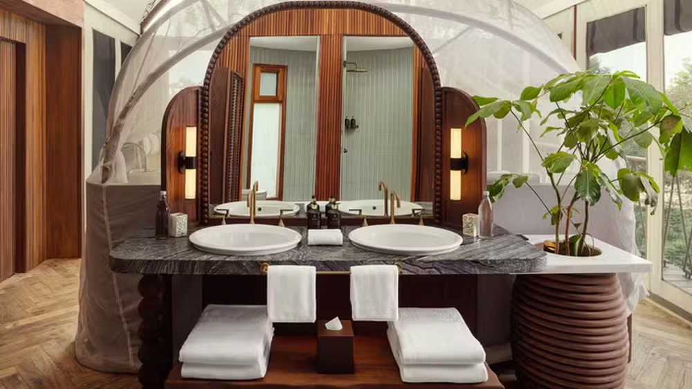 Ana Paula Siebert e filha se hospedam em suíte com diária de R$ 60 mil; veja fotos