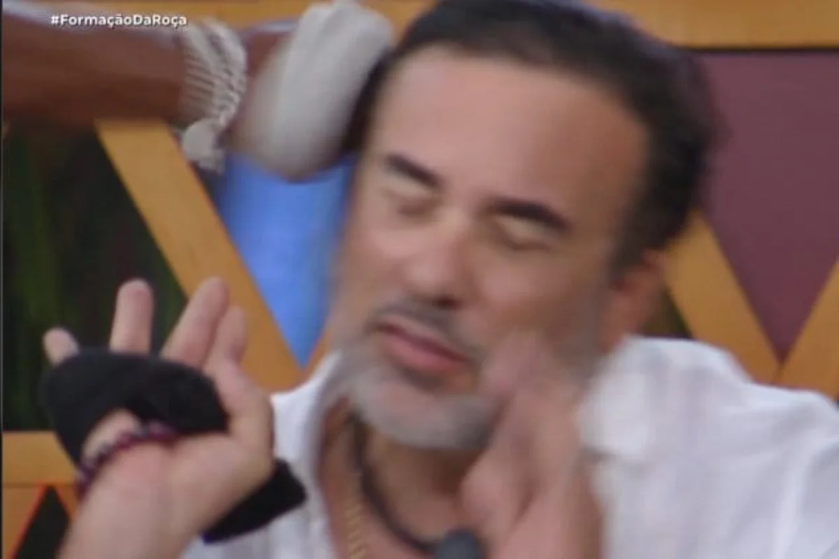 Record demite funcionário após áudio com insultos homofóbicos vazar durante transmissão de A Fazenda 17