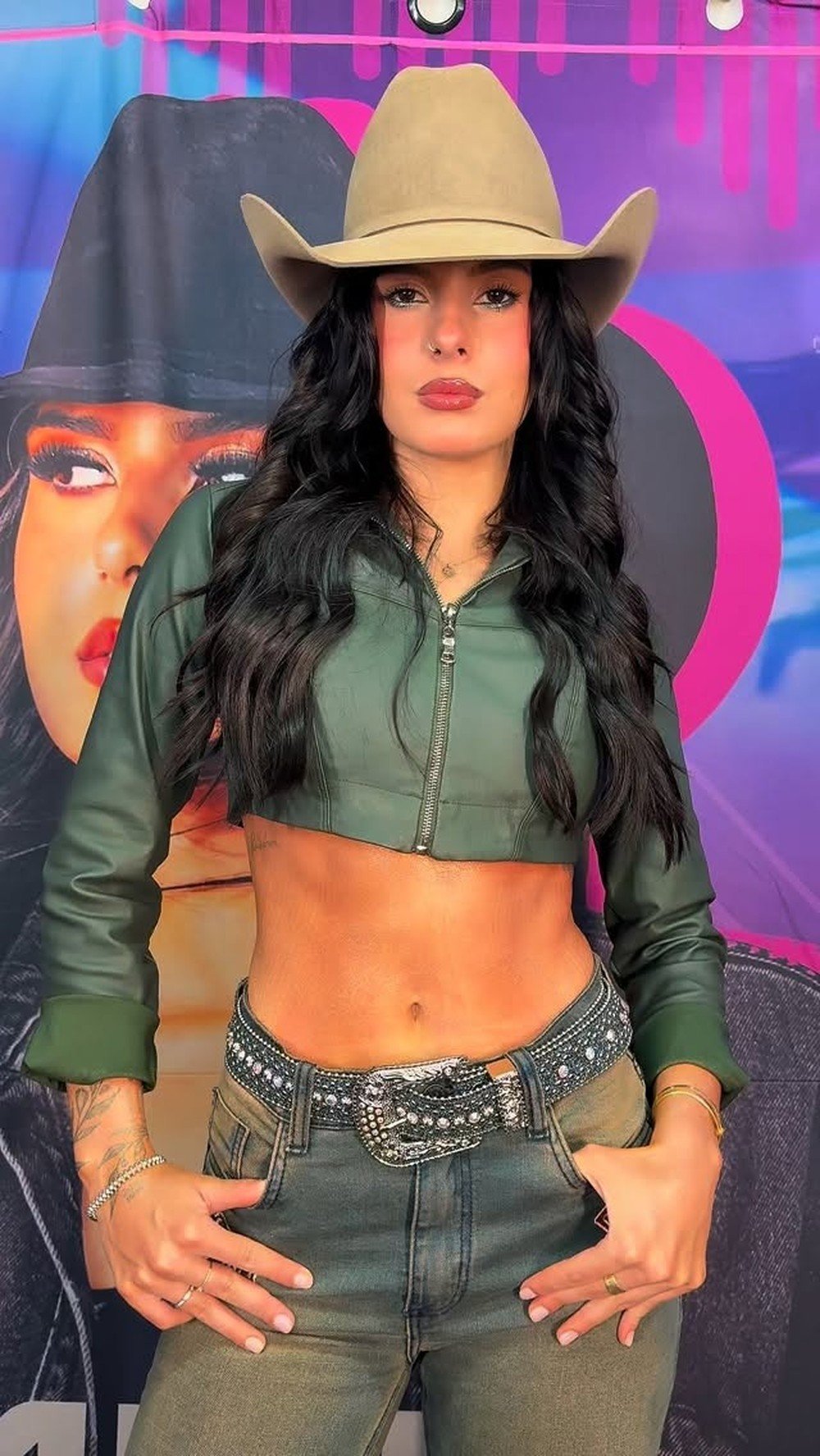 Ana Castela exibe look com barriga de fora e recebe elogios de Zé Felipe e Poliana Rocha 52 Ana Castela exibe look com barriga de fora e recebe elogios de Zé Felipe e Poliana Rocha