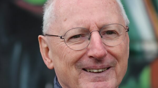 Após carreira no direito, músico alemão Berthold Kusserow retoma paixão pela música e encanta com som autêntico e dançante