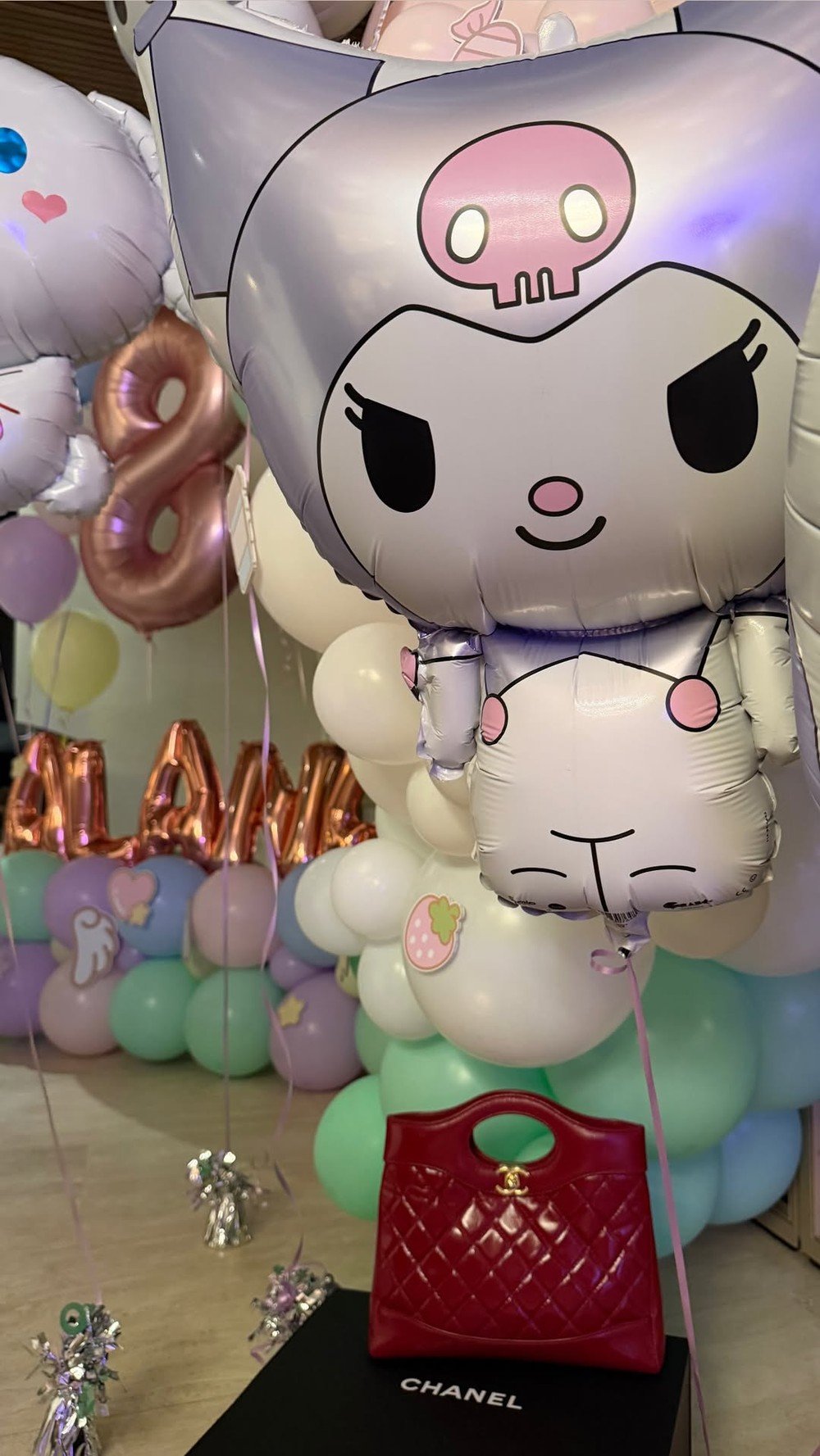 Filha de Cristiano Ronaldo ganha bolsa de luxo de mais de R$ 26 mil em aniversário de 8 anos 52 Filha de Cristiano Ronaldo ganha bolsa de luxo de mais de R$ 26 mil em aniversário de 8 anos