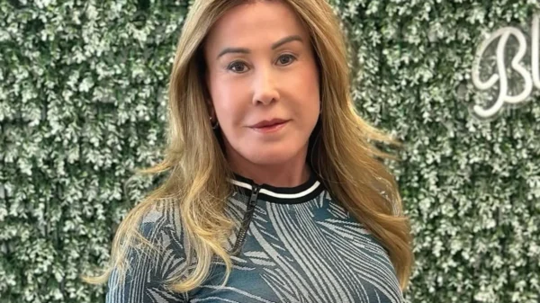 Zilu Camargo é levada ao hospital após sofrer acidente doméstico