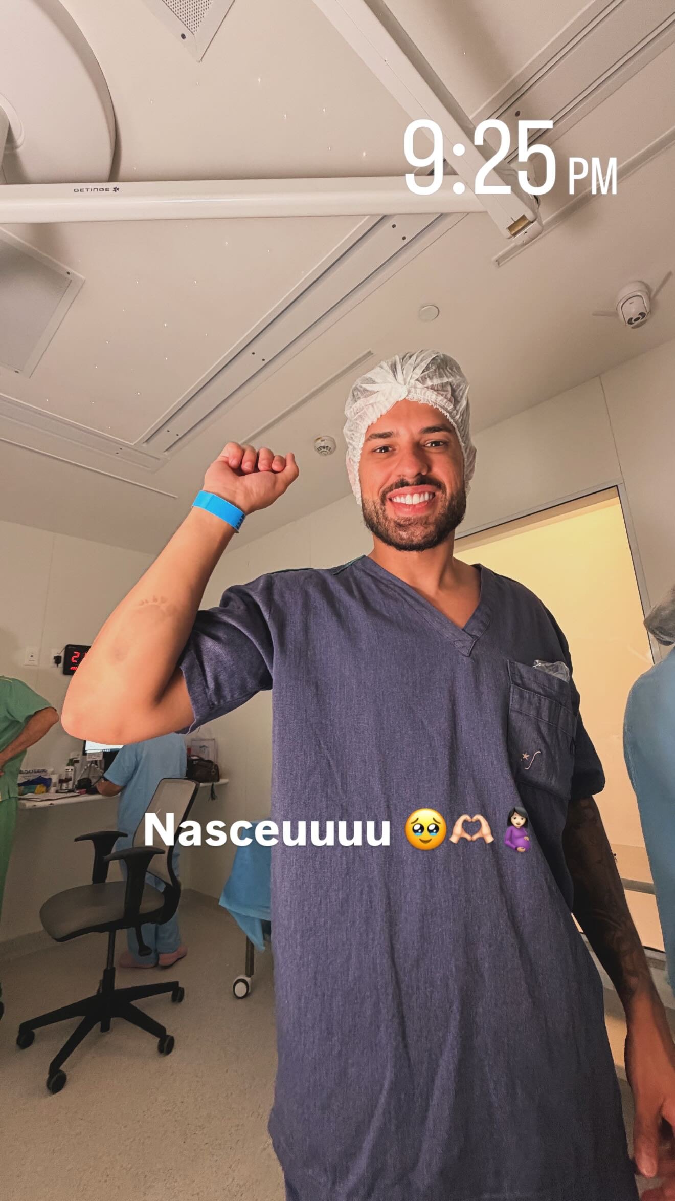 Nasce Rosamaria, primeira filha de Key Alves e Bruno Rosa