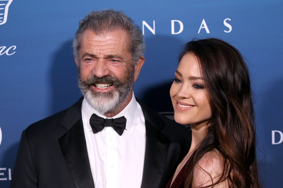 Mel Gibson e Rosalind Ross anunciam divórcio