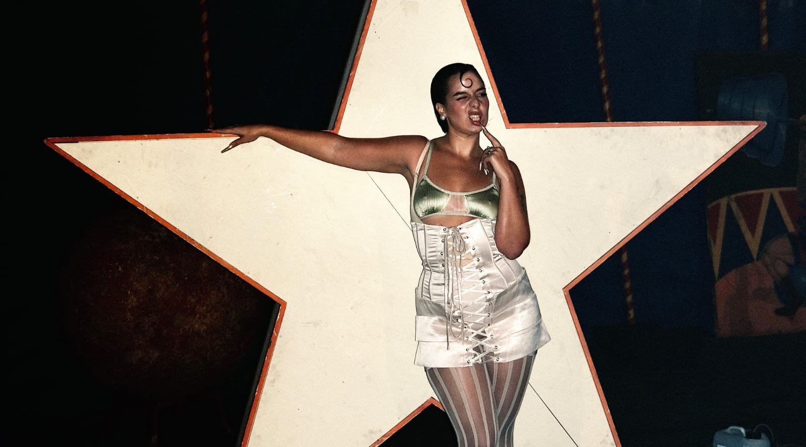 Yasmin Pigeon inaugura nova era artística com o single “Poderosa”, um manifesto franco-brasileiro de força e identidade