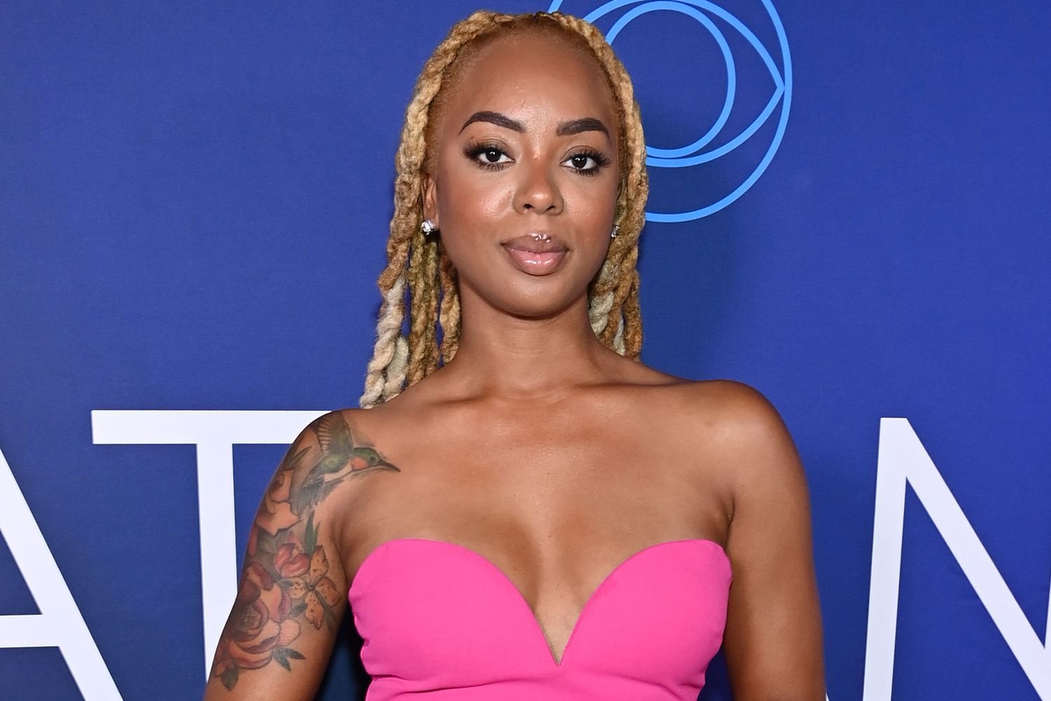 Influencer Mickey Lee morre aos 35 anos após sofrer múltiplas paradas cardíacas