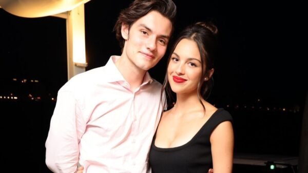 Olivia Rodrigo e Louis Partridge