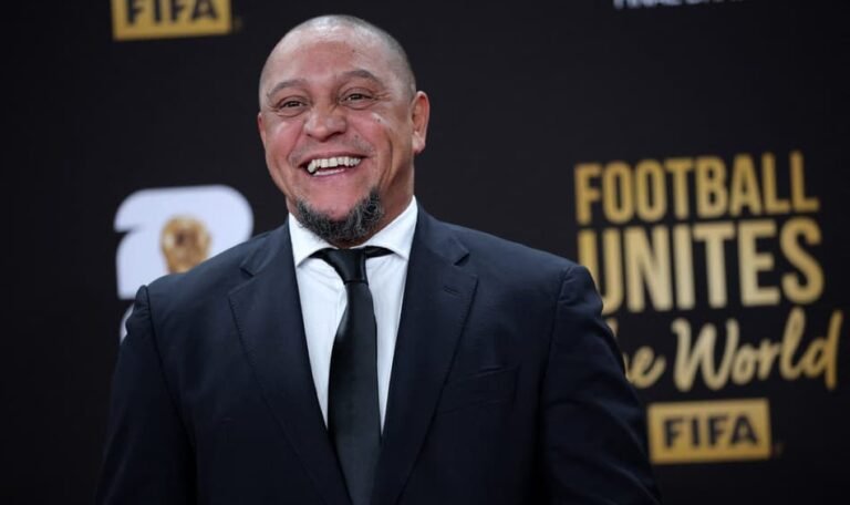 Roberto Carlos passa por cirurgia cardíaca de emergência e apresenta complicações, diz jornal espanhol